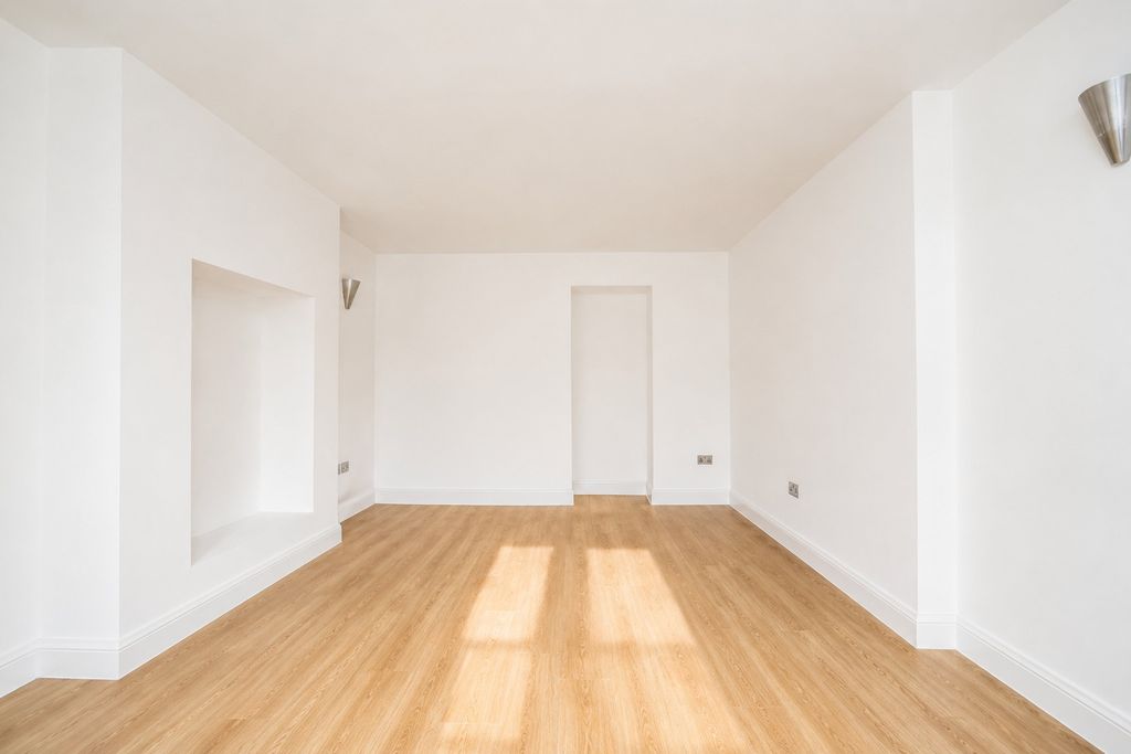 Property photo 3 of 7 3089712