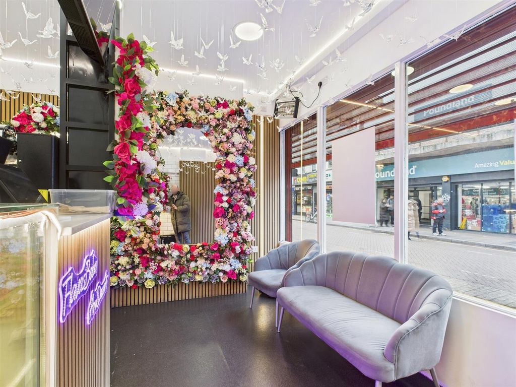 Property photo 3 of 19 Cam04237G0-Pr0243-Still005.Jpg