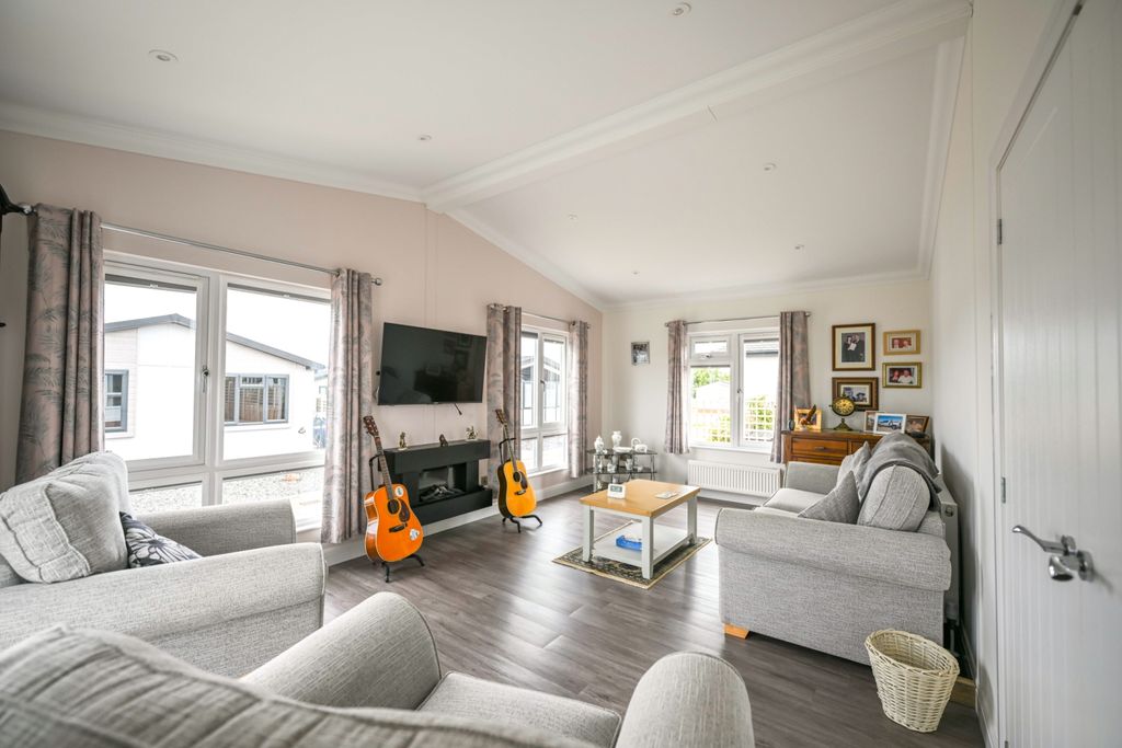 Property photo 2 of 20 Hazelgrove Ewemove Saltburn