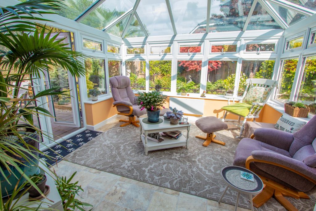 Property photo 3 of 18 Conservatory