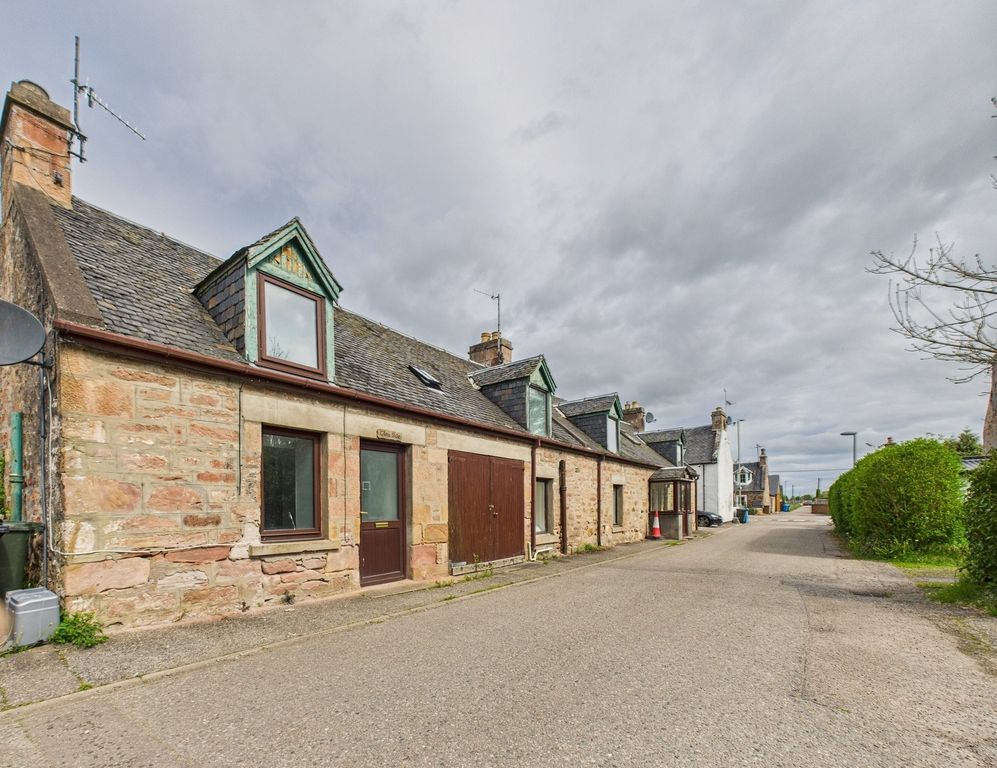 Property photo 2 of 34