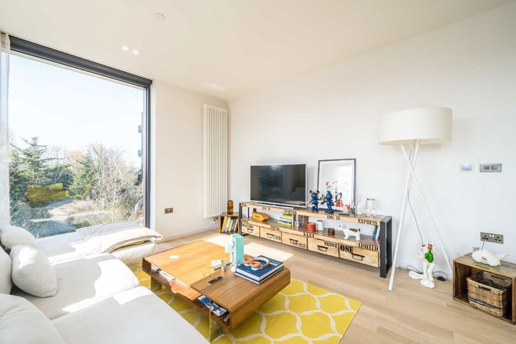 Property photo 2 of 11