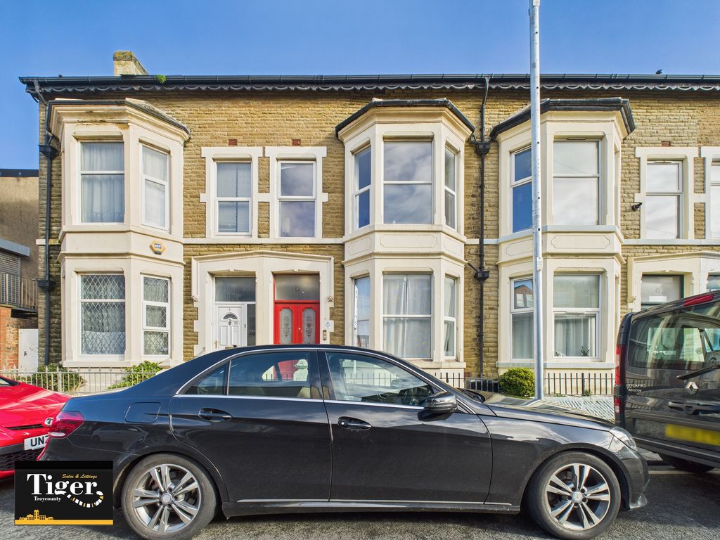 Property photo 1 of 6 Cam02176G0-Pr0742-Still006