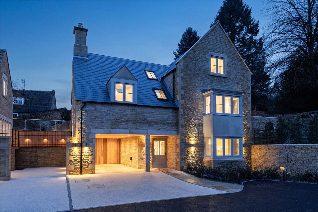 Property photo 1 of 37 External Image