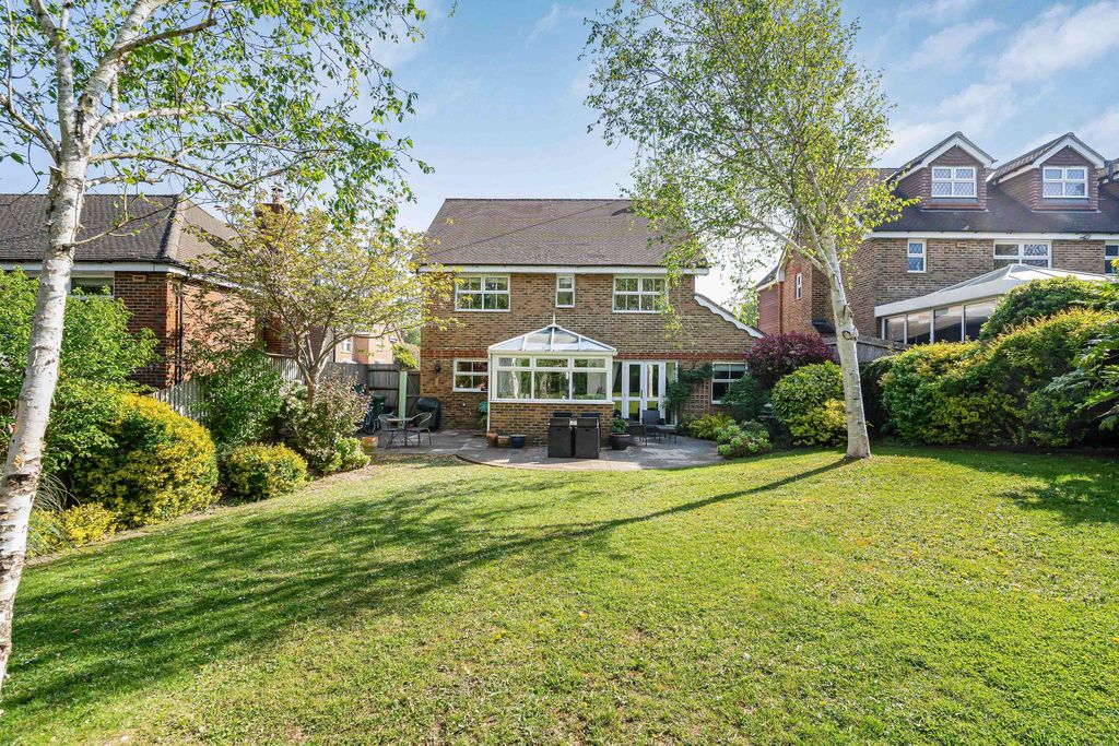 Property photo 2 of 24