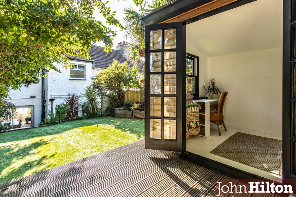 Property photo 1 of 24 Hollingbury Rise12.Jpg