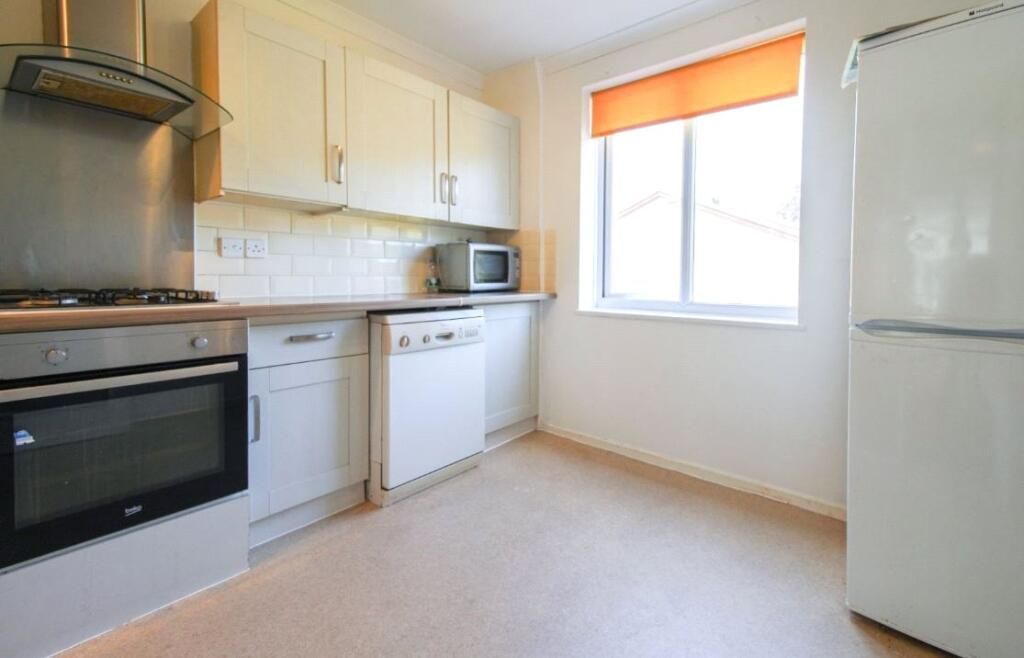 Property photo 1 of 5 Newly Refurbished 2 Bedroom