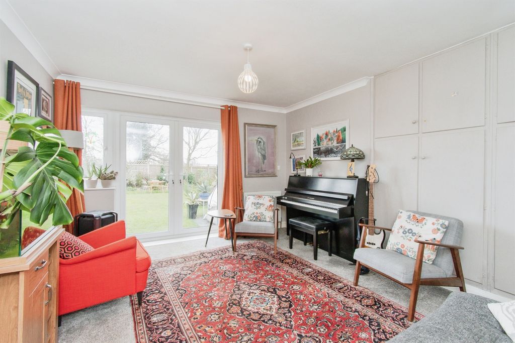 Property photo 2 of 17