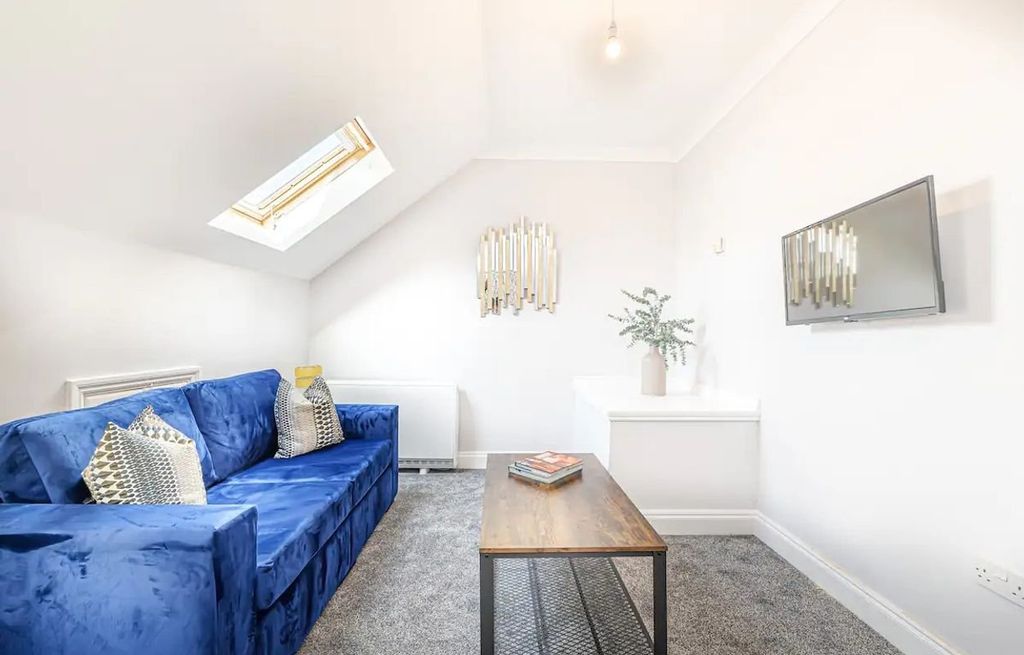 Property photo 3 of 7 Picture 3