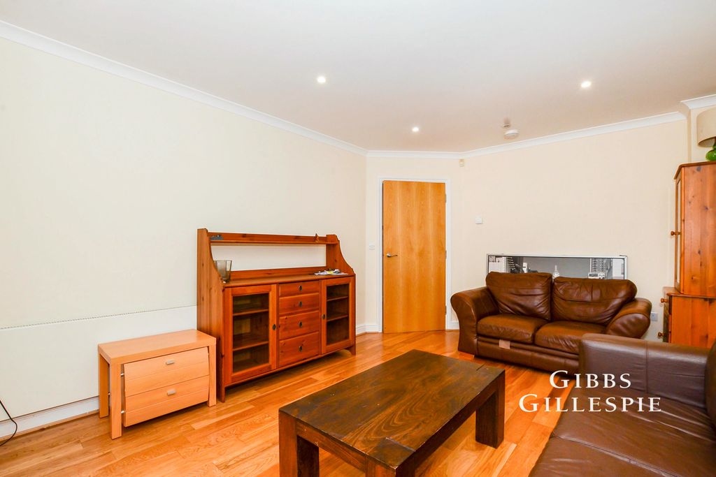 Property photo 2 of 10 Photo
