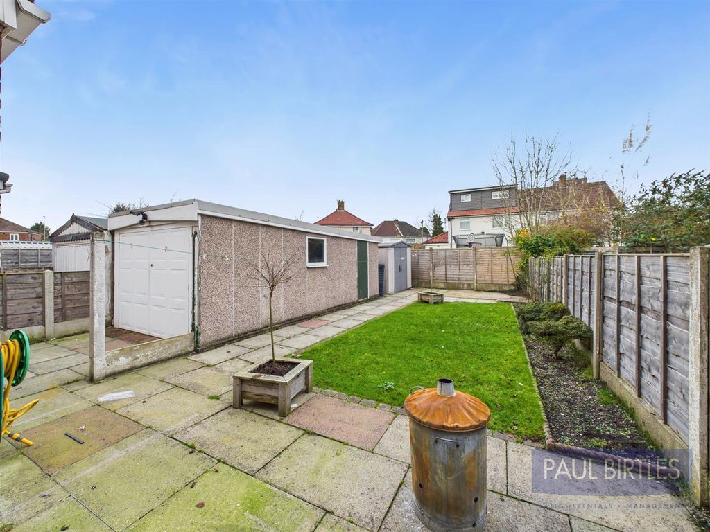 Property photo 2 of 19 Cam04378G0-Pr0246-Still017.Jpg