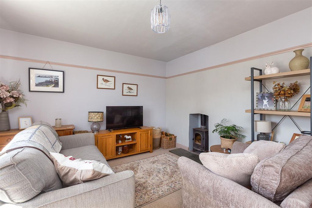Property photo 3 of 21