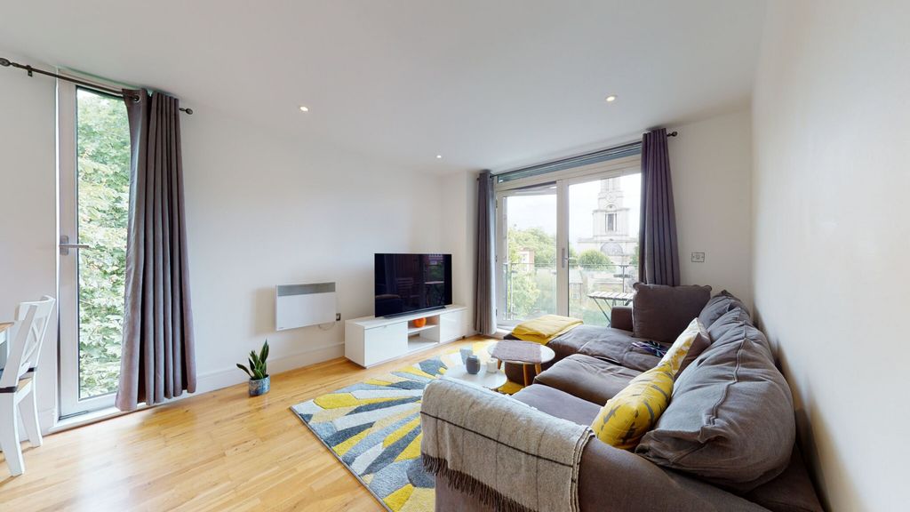 Property photo 3 of 23