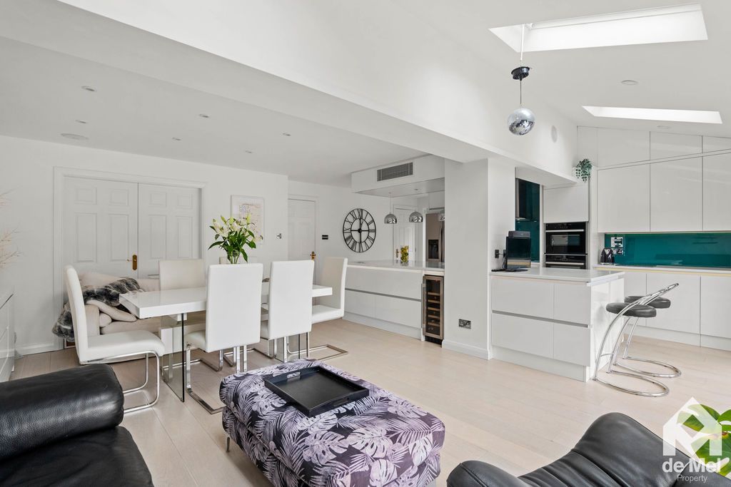 Property photo 3 of 23 Photo 18