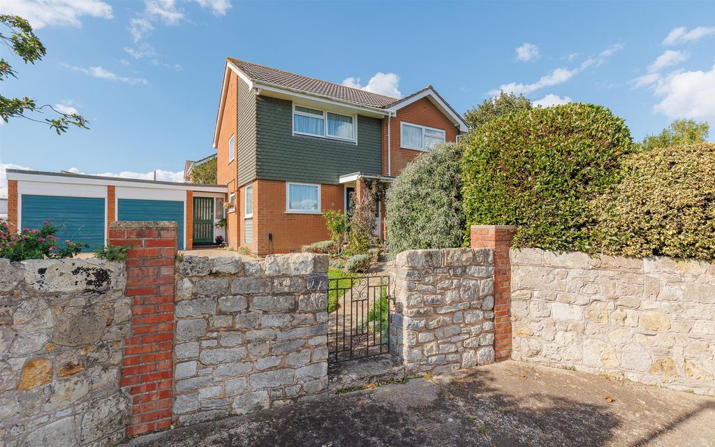 Property photo 2 of 30