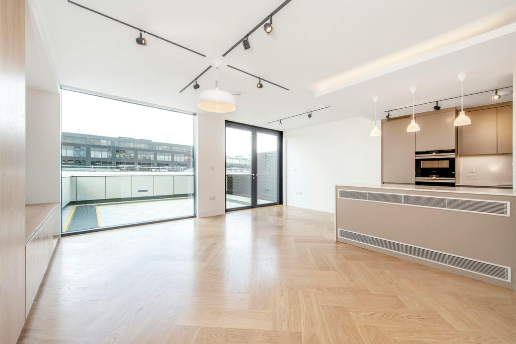 Property photo 1 of 13 Kitchen/Reception