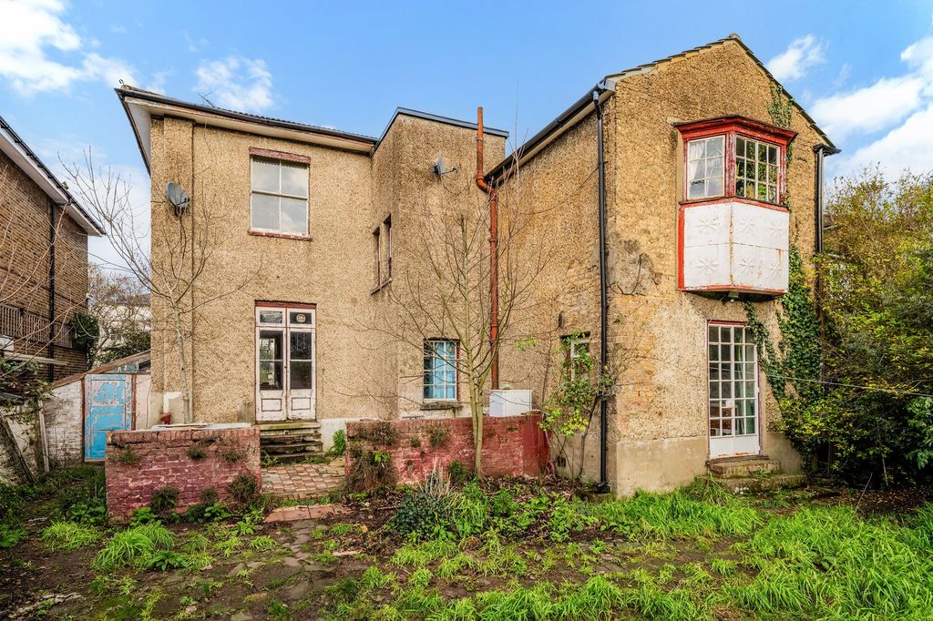 Property photo 2 of 15