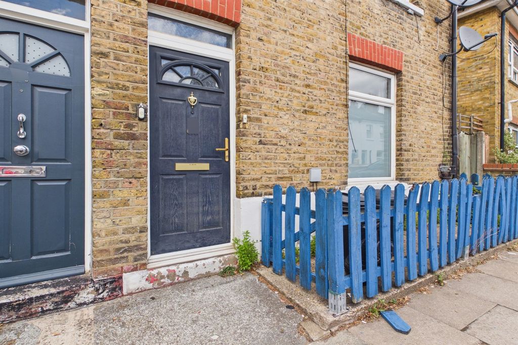 Property photo 1 of 13 External