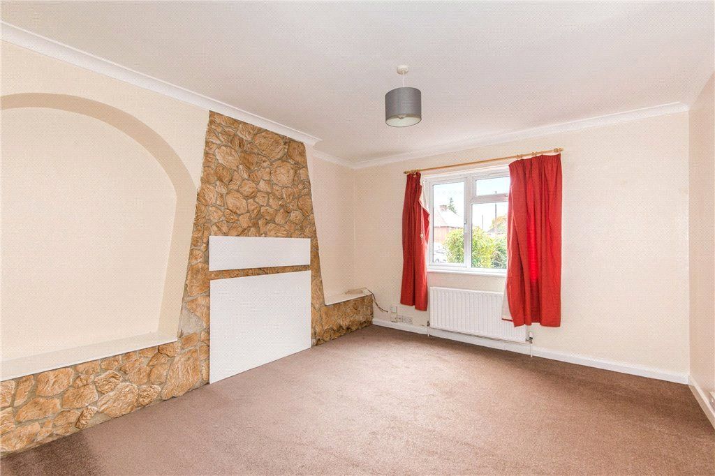 Property photo 3 of 8 Living Room