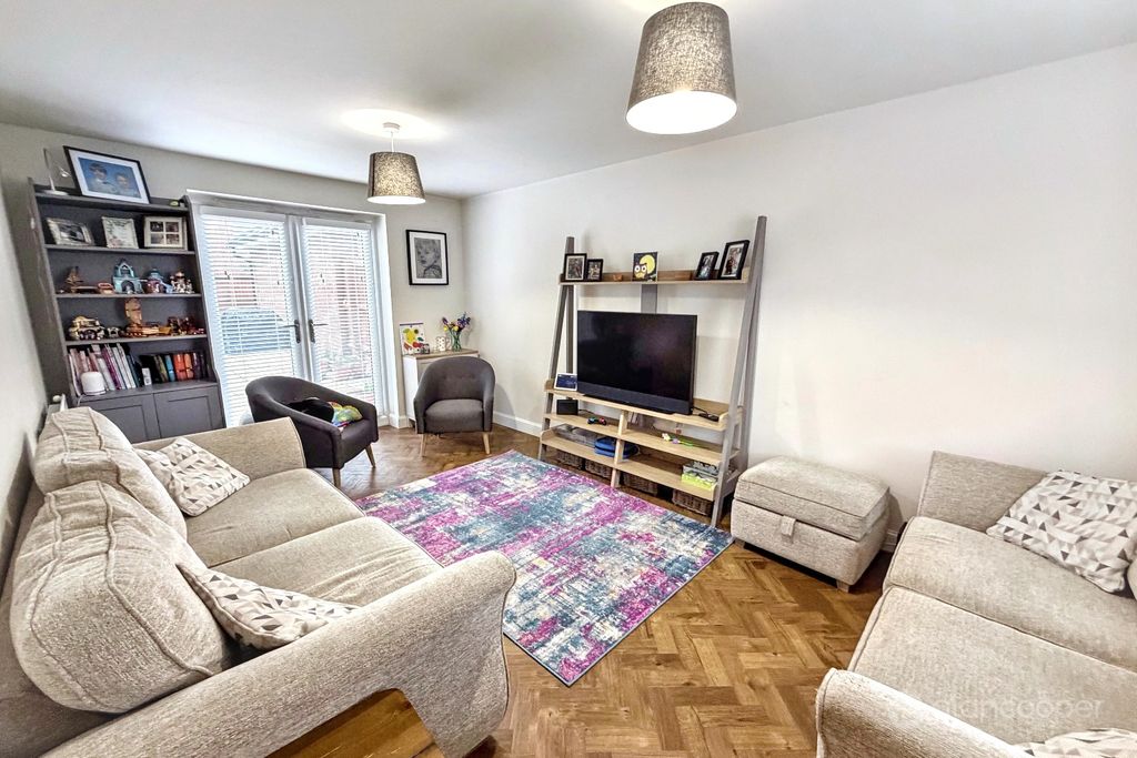 Property photo 2 of 14 4985013