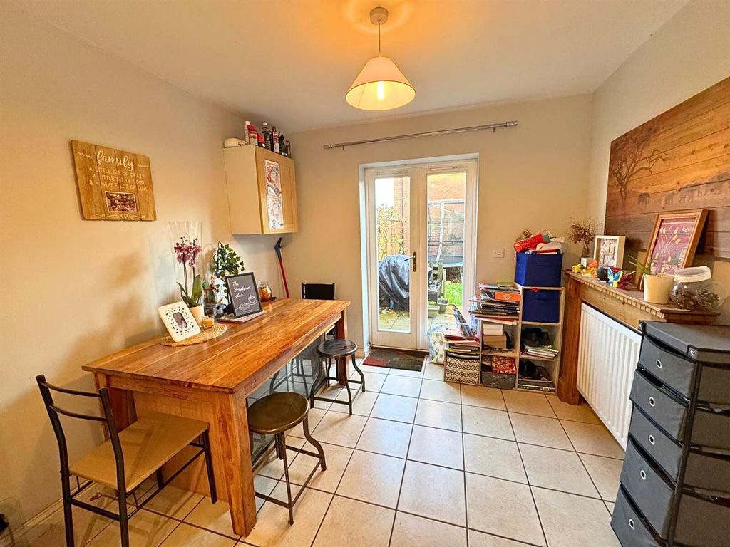 Property photo 3 of 21 Kitchen/Dining Room