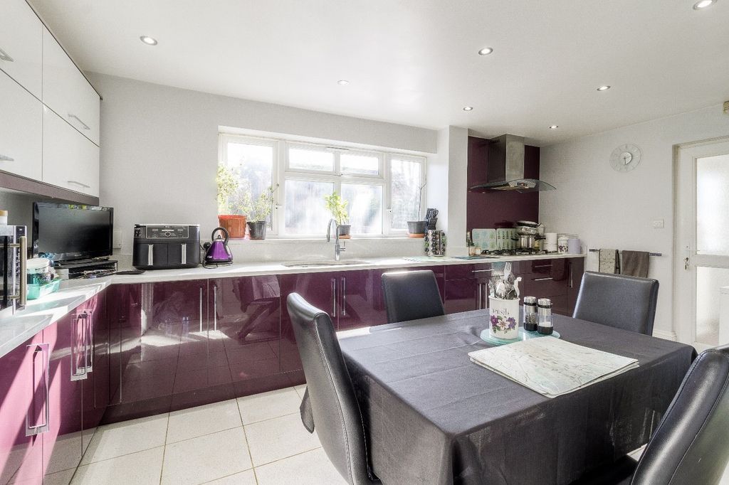 Property photo 3 of 13 Photo 5