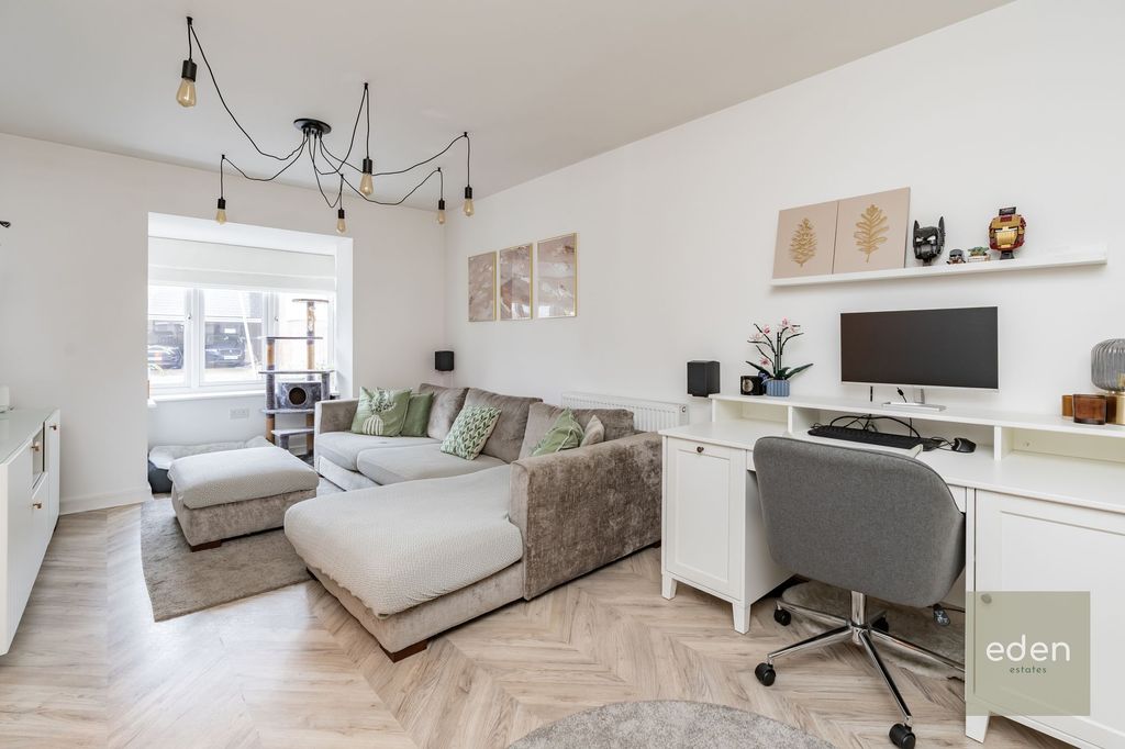 Property photo 3 of 19