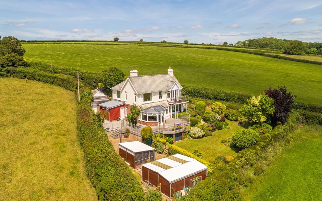 Property photo 1 of 30