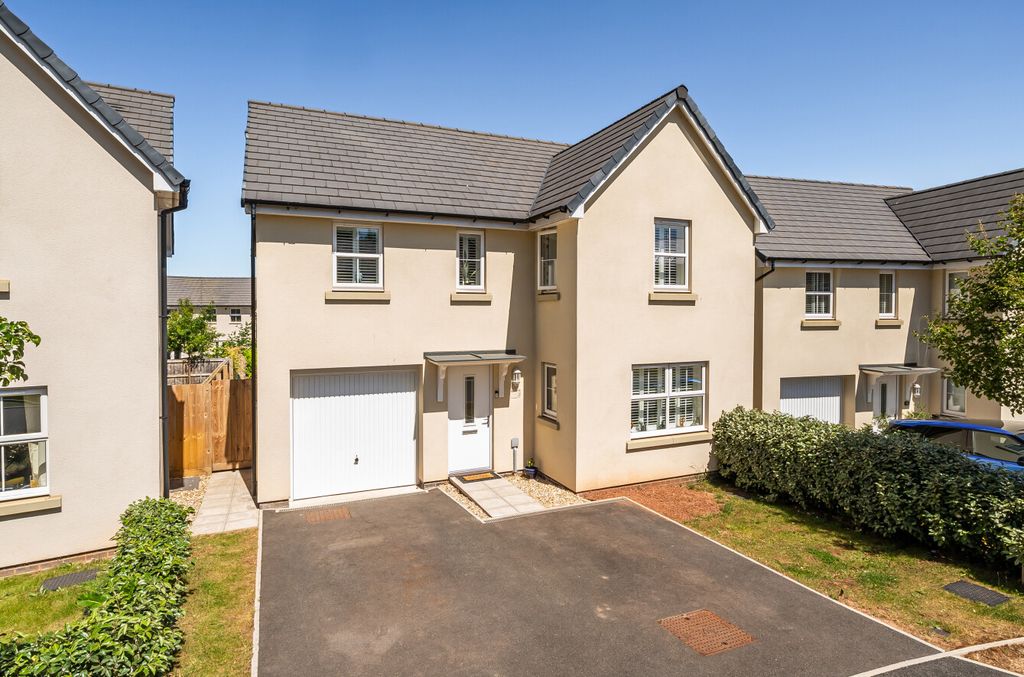 Property photo 1 of 20 Tiverton, Seddons