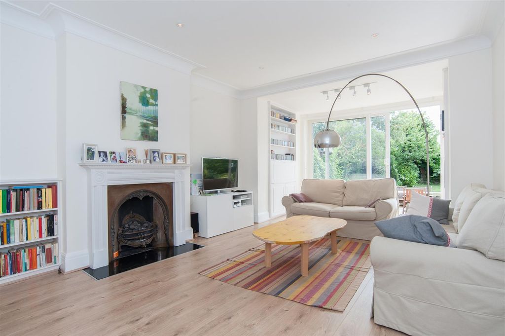 Property photo 1 of 27