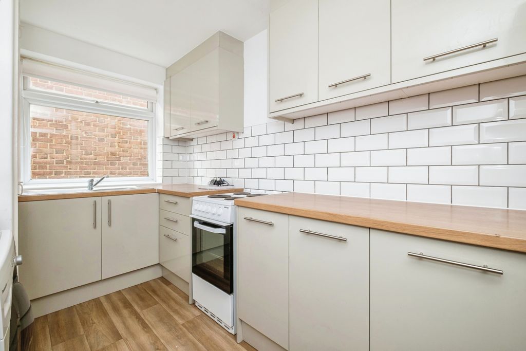 Property photo 2 of 15 Kitchen