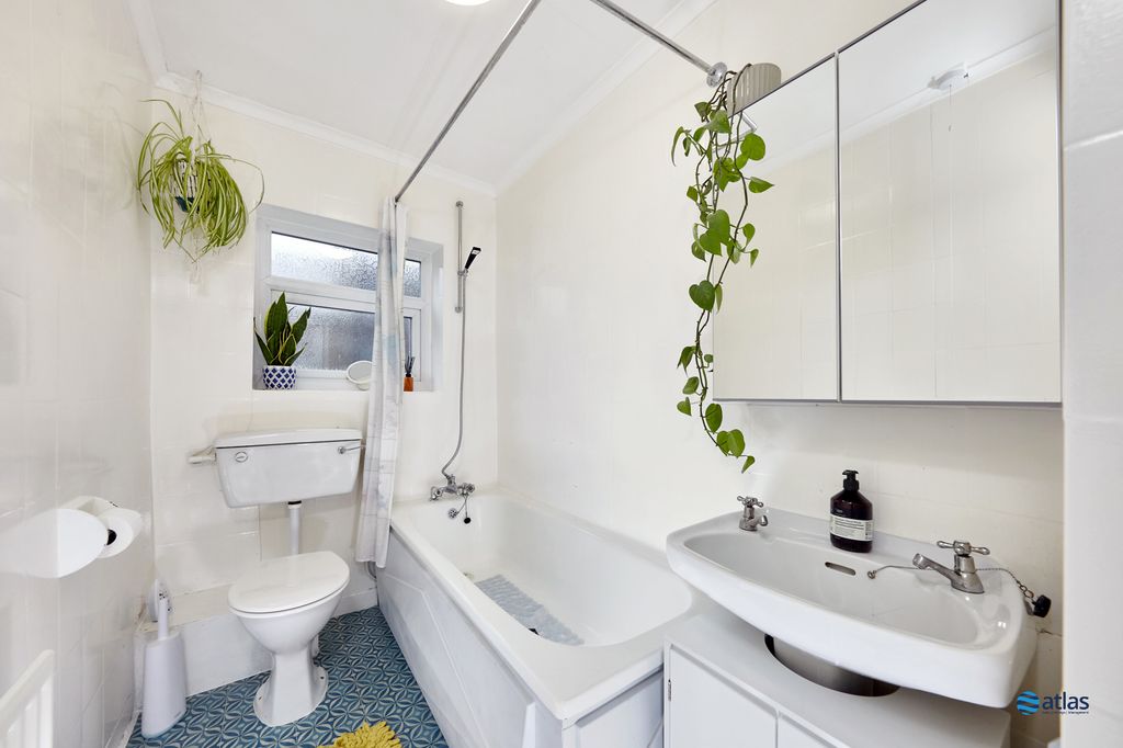 Property photo 3 of 14 Bathroom