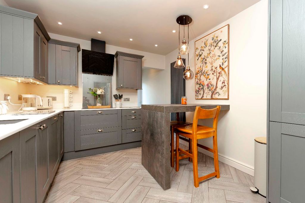 Property photo 1 of 35