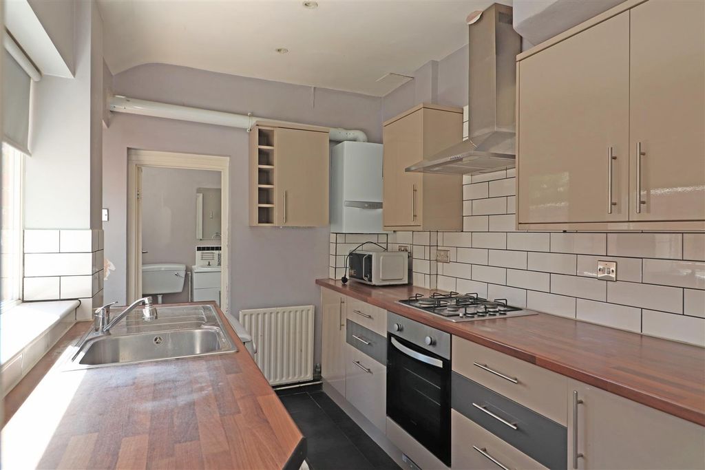 Property photo 3 of 14