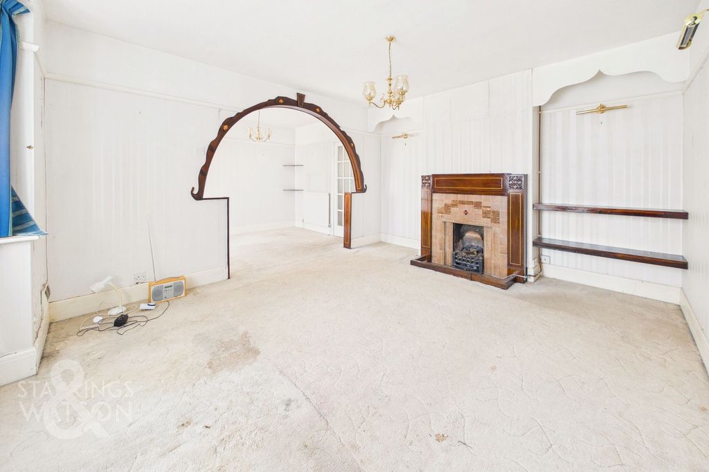 Property photo 2 of 29