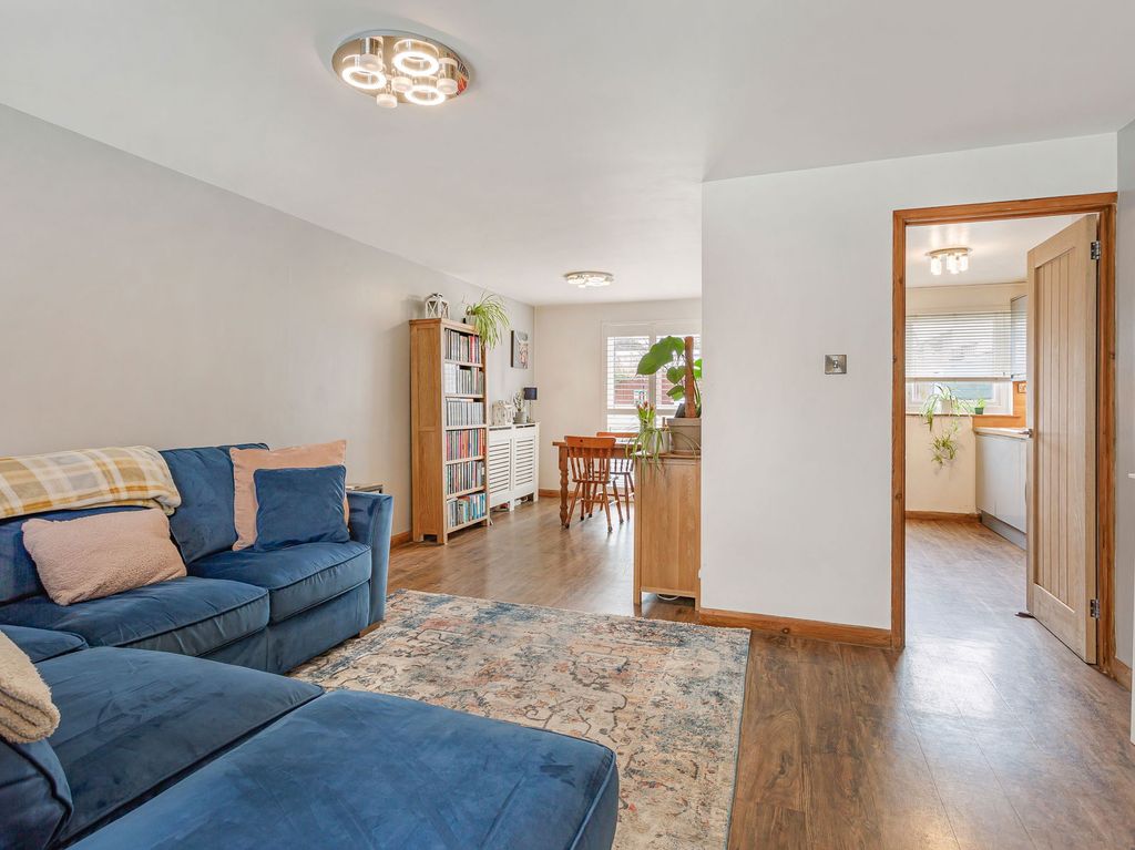 Property photo 3 of 27