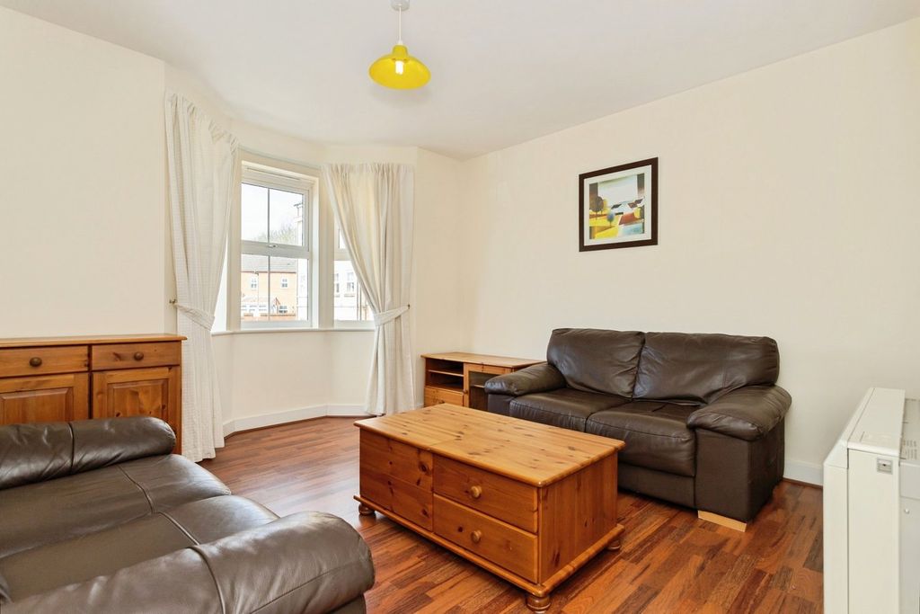 Property photo 2 of 18