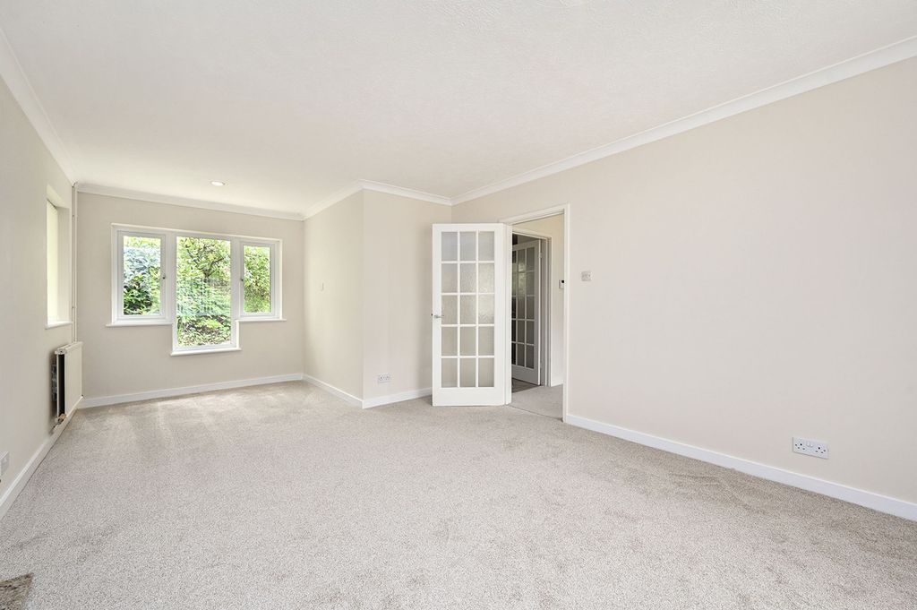 Property photo 2 of 24