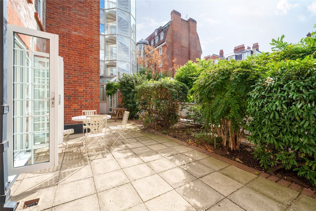 Property photo 2 of 15 Patio-Not Demised