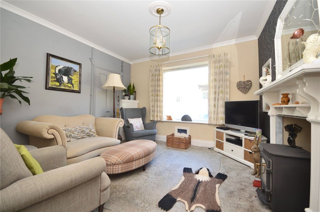 Property photo 3 of 17 Sitting Room