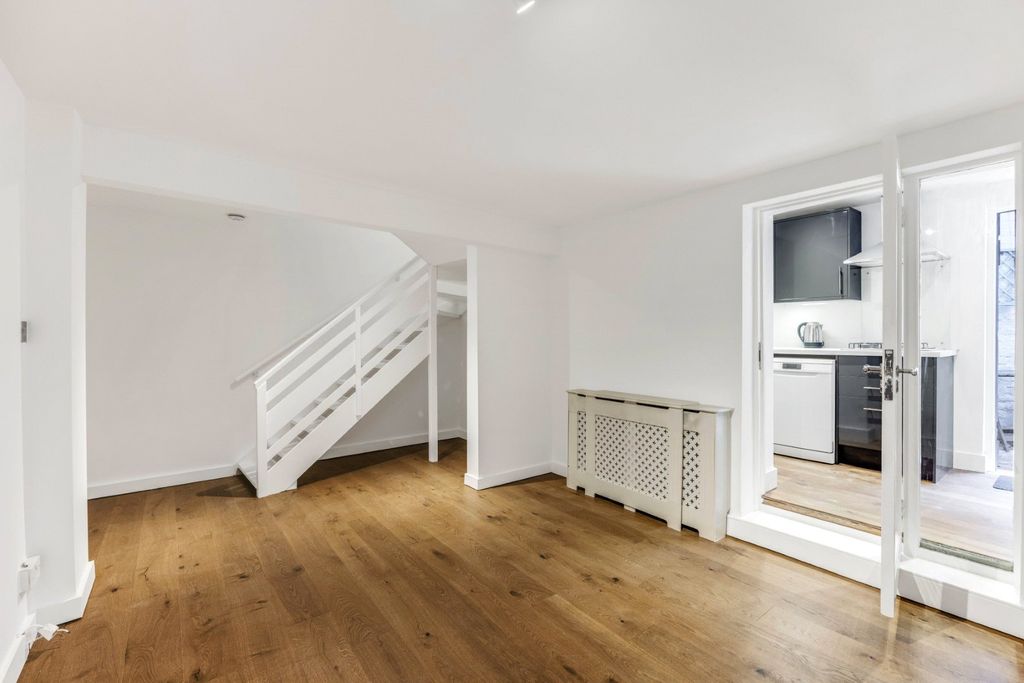 Property photo 3 of 11 Picture No. 12