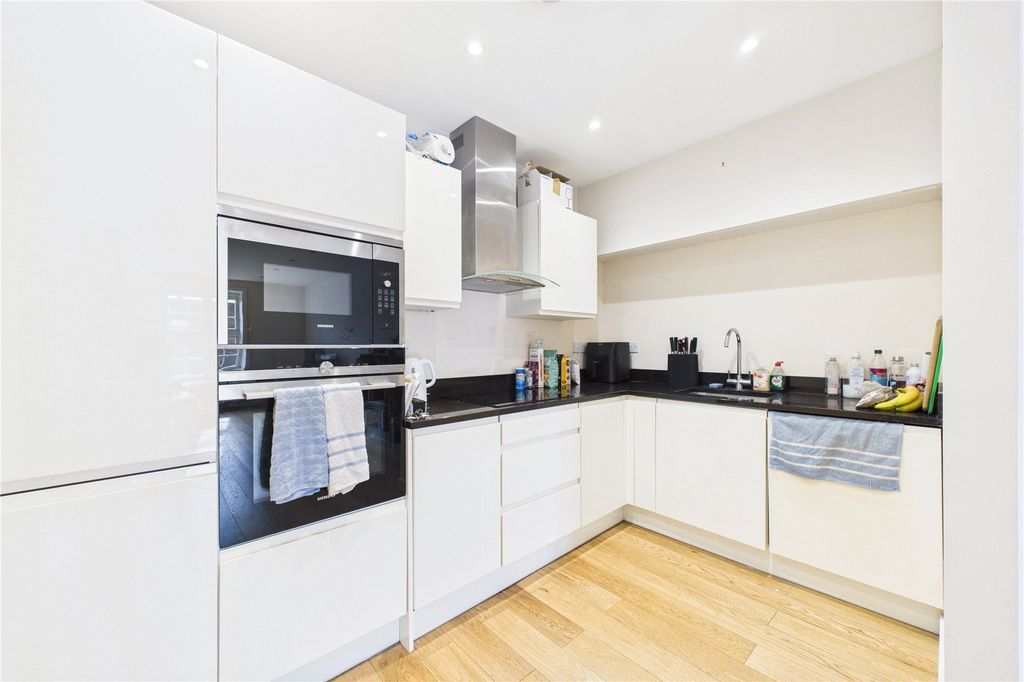 Property photo 2 of 11 Kitchen