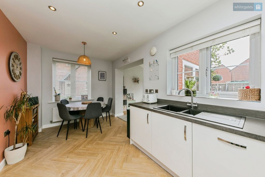 Property photo 3 of 20 Pbox-Img.Jpg