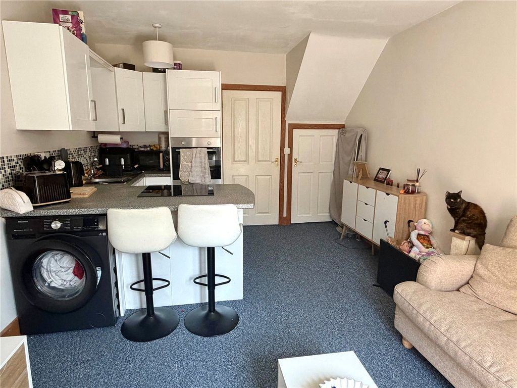 Property photo 3 of 7 Picture No. 12