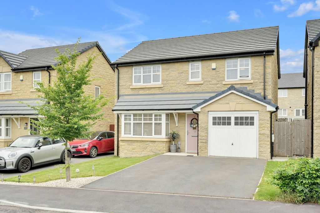Property photo 1 of 31