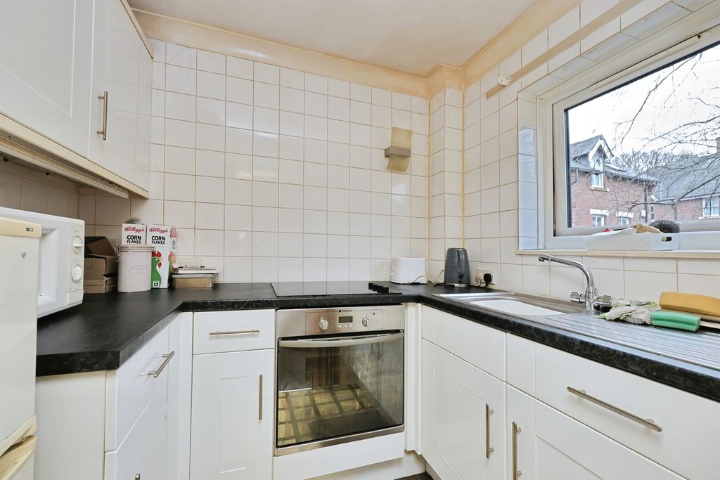 Property photo 2 of 11