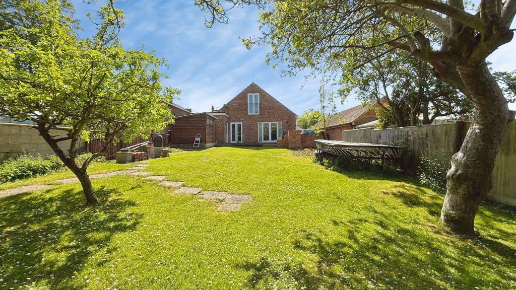 Property photo 2 of 19