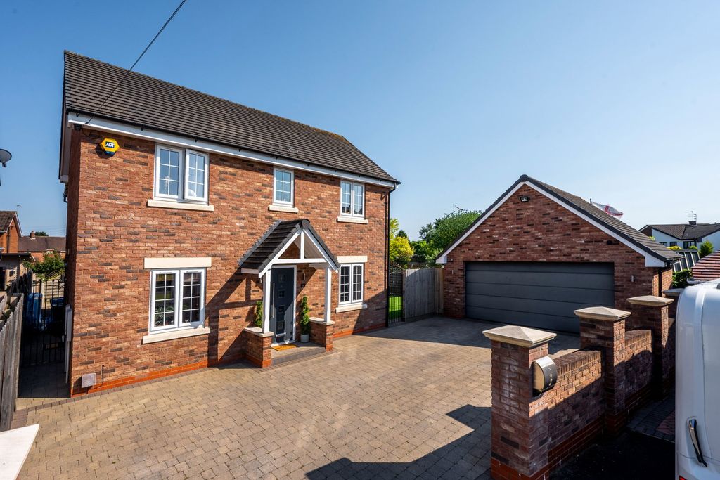 Property photo 1 of 31