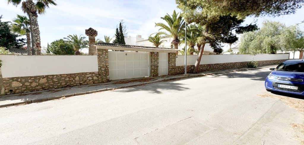 Property photo 1 of 28