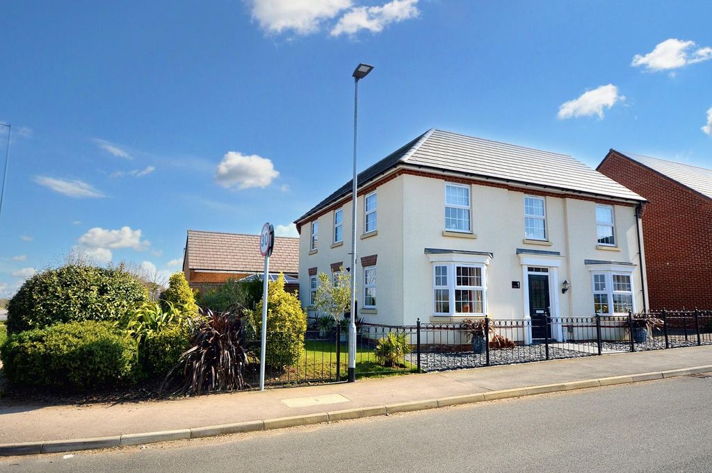 Property photo 1 of 31